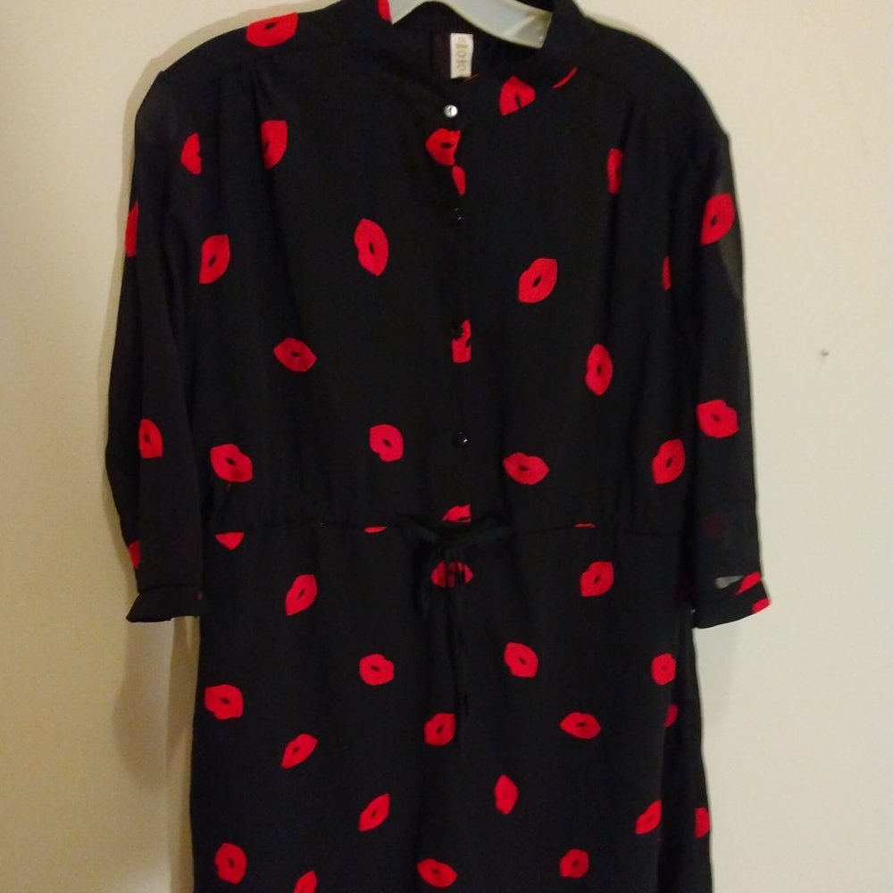 NWOT Long-Sleeved Dress with Lip Appliques